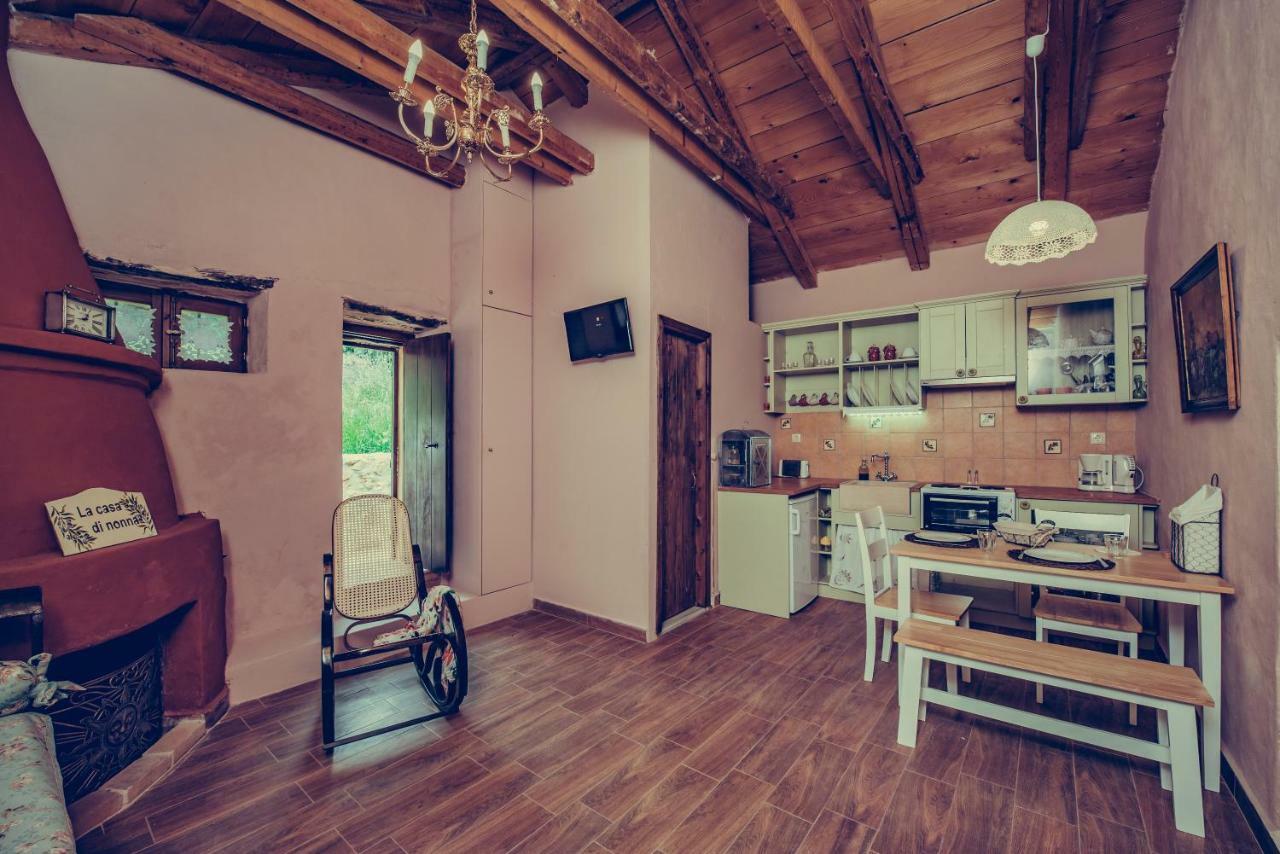 Gasthaus La Casa Di Nonna Koríthion Exterior foto